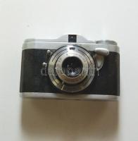 Régi Taxona márkájú fényképezőgép eredeti tokjában