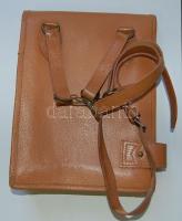 Katonai bőr térképtáska jó állapotban 21x28 cm