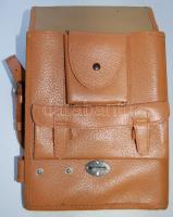 Katonai bőr térképtáska jó állapotban 21x28 cm