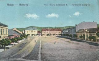 Hátszeg Ferdinand square with hotel (EM)