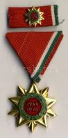 Felszabadulási Jubileumi Emlékérem mellszalaggal és szalagsávval, eredeti dísztokban! T:1
