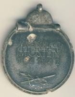 Német 3. Birodalom 1941-1942. "Winterschlacht im Osten" katonai jelvény hamisítványa sérült állapotban T:3