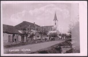 Kishegyes main street with large Horthy picture in the shopwindow