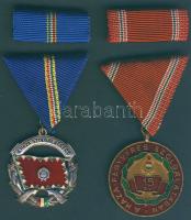 A Haza Szolgálatáért Érdemérem ezüst fokozata, szalagsávval eredeti dísztokban T:1/2 + "A Haza Fegyveres Szolgálatában-15 év" szalagsávval eredeti dísztokban T:1