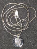 Ezüst (Ag) nyaklánc cirkóniákkal díszített medállal 7,05 gr