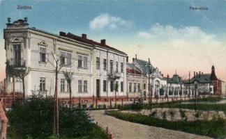 Zsolna Park street (EB)