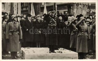 Kassa entry of the Hungarian troops; Horthy, his wife and Lord Rothermere