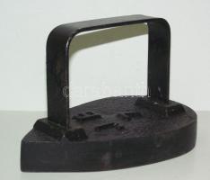 Öntöttvas úti vasaló JB 7 jelzéssel / Vintage iron 18x10 cm