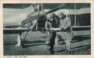 Military WWI a German pilot giving a report (b)