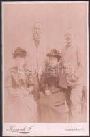 1990-as évek 1db Temesvárott, Kossak József műtermében készült keményhátú fotó