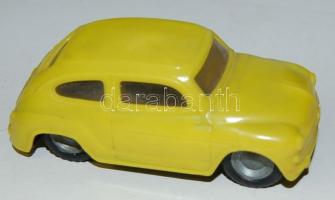 Régi VW bogárhátú lendkerekes játékautó 12 cm