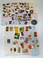 Kis kitűző, jelvény tétel, vegyesen magyar és külföldiek egyaránt, sport témájúak, sok zománcozott közöttük T:vegyes