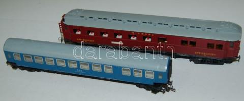 2 db modell vagon jó állapotban (22cm, 20cm)