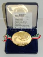 1990. "Magyar Köztársaság Emlékérem" aranyozott réz piefort emlékérem díszdobozban, sorszámozott tanúsítvánnyal T:PP Csak 5000db!