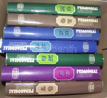 Pedagógiai lexikon, Bp., 1976 Akadámiai kiadó 2x4 kötet, egészvászon kötésben, papírborítóval, jó állapotban