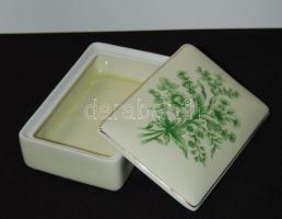 Virágokkal díszített Hollóházi porcelán ékszertartó / Hollóházi chinaware jewelry box