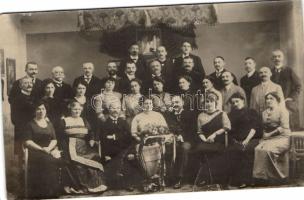 1900 11 db Fehértemplom amatőr családi fotókból készült lap