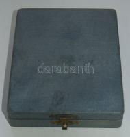 Finn Atlétikai ezüstérem nyakszalaggal, eredeti dísztokban / Finnish Athletic silver medal T:2