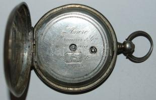 Ezüst "Ancre E Bronner / No: 13168" jelzéssel és sorszámmal ellátott zsebóra felhúzó kulcc...