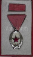 1954. "A Munka Érdemrend Ezüst fokozata" szalagsávval eredeti dísztokban T:1- (doboz kicsit sérült)