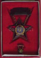 1950-es évek "Szakma Kiváló Dolgozója-Könnyűipar" kitüntetés Rákosi címerrel,mini kitűzővel eredeti dísztokban T:2