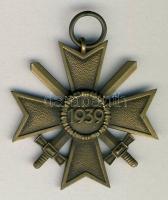 Német 3. Birodalom 1939. Háborús érdemkereszt, II. osztály, bronzzal futtatott fém T:2