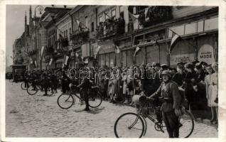 Szatmárnémeti entry of the Hungarian troops, cyclist unit (cut)