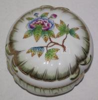 Viktória mintás kézzel festett Herendi bonbonniere/ handpainted Victoria chinaware Herend bonbonnier...