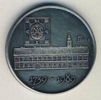 1989. 250 éves a Mosonmagyaróvári Kossuth Lajos Gimnázium ffém emlékérem szign.:S.C. Lebó F. T:1