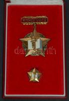 cca 1970. "Kiváló Újító" kitüntetés eredeti dísztokban miniatűrrel T:2+