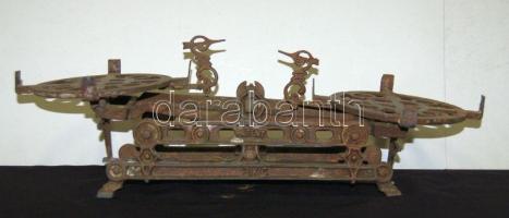 Patent márkájú régi karos mérleg tányérok nélkül viseltes állapotban