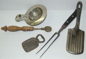 5 db régi konyhai eszköz: sörnyitó, klopfoló, húsvilla, derelyeszaggató, teaszűrő