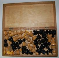 Hiánytalan fa sakk készlet faragott bábukkal 37x37 cm