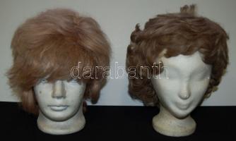 2 db paróka fej-bábúkkal / 2 wigs