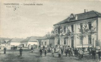 Tardoskedd girl school