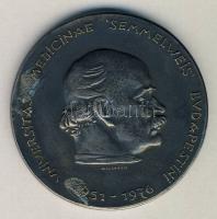 1976. Budapesti Semmelweis Ignác Orvostudományi Egyetem fém plakett névre szólóan gravírozva, eredeti tokban (d=60mm) T:2