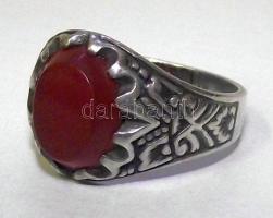 Kézzel készített ezüst (Ag) pecsétgyűrű csiszolt karneollal 4,94 gr díszdobozban