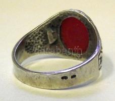 Kézzel készített ezüst (Ag) pecsétgyűrű csiszolt karneollal 4,94 gr díszdobozban