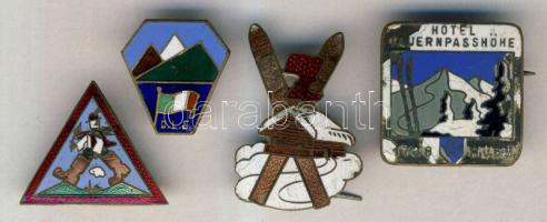 4db különböző turista jelvény,mindegyik zománcozott /4 enamelled tourist pins