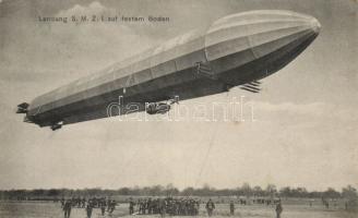 Zeppelin landing in Friedrichshafen (fl)