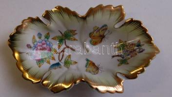 Herendi Viktória-mintás tálka (javított) / Faulty Herend chinaware plate 11 cm