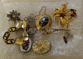 Bizsu tétel: toledói készítésű karlánc, medálok, brossok, stb.