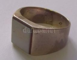 ~1930. 14K arany férfi pecsétgyűrű karneol kővel, eredeti dobozban (8.64g) / Gold ring with carneol