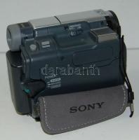 SONY DCR-HC14E típusú mini kézi videókamera minden tartozékkal, teljesen újszerű állapotban, eredeti...