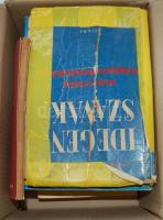 7 db klf szocialista könyv: Kádár János-Béke, függetlenség, honvédelem; Párttagnak jelentkezők elméleti, politikai alapismeretei; Komócsin Zoltán-Nemzeti érdekek, internacionalista célok; stb.