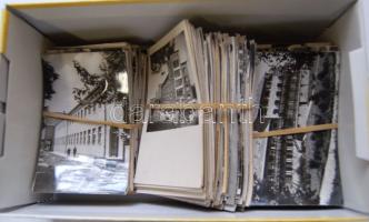 Dobozos képeslap tétel kb. 300 db Fekete-fehér modern magyar városképes lappal