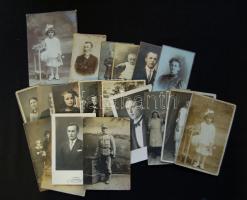 cca 1890-1940 22 db vegyes, felerészt keményhátú fotó, benne katonai és néhány vasúti igazolvány / mixed photos and railroad id-s
