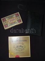 Bőr szivartartó doboz szipkával és 2 db régi cigarettás doboz