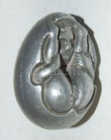 Kis pornó témájú fém tojás asztali dísz 6x4cm