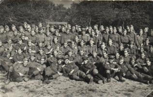 Group of Hungarian soldiers in Szigetmonostor  (EK)